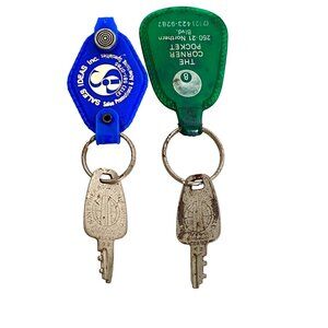 Vintage Oshkosh Luggage Keys Reg 62 Precut Key Fobs Corner Pocket NY Sales Ideas